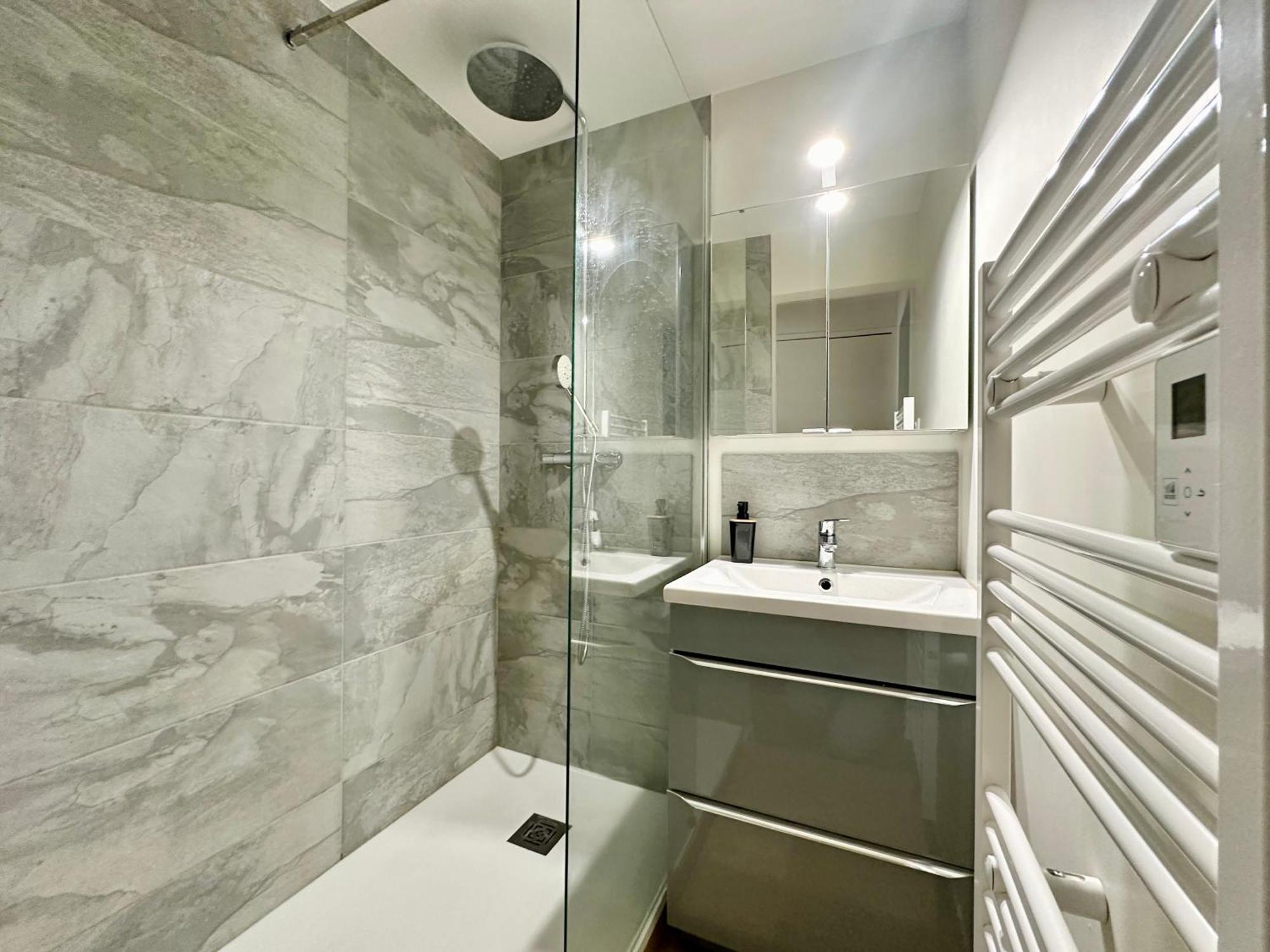 L'Haussmannien, Splendide Et Lumineux Apartment ลิมอจส์ ภายนอก รูปภาพ